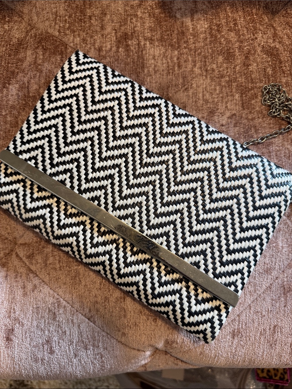 Forever 21 Black & White Zigzag Chain Clutch